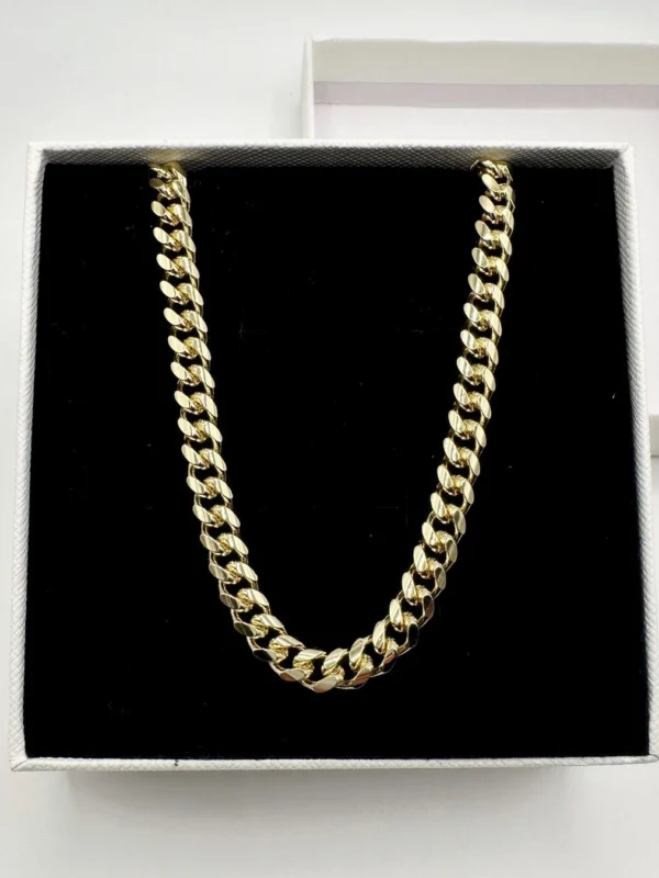 Cadena cubana gruesa oro laminado 18k Cadena cubana gruesa oro laminado 18k